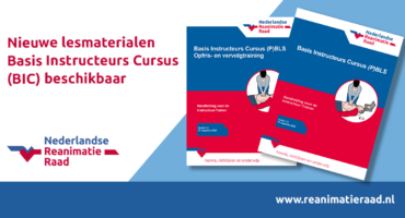 Afbeelding met omslagen aangepaste handleidingen Basis Instructeurs Cursus